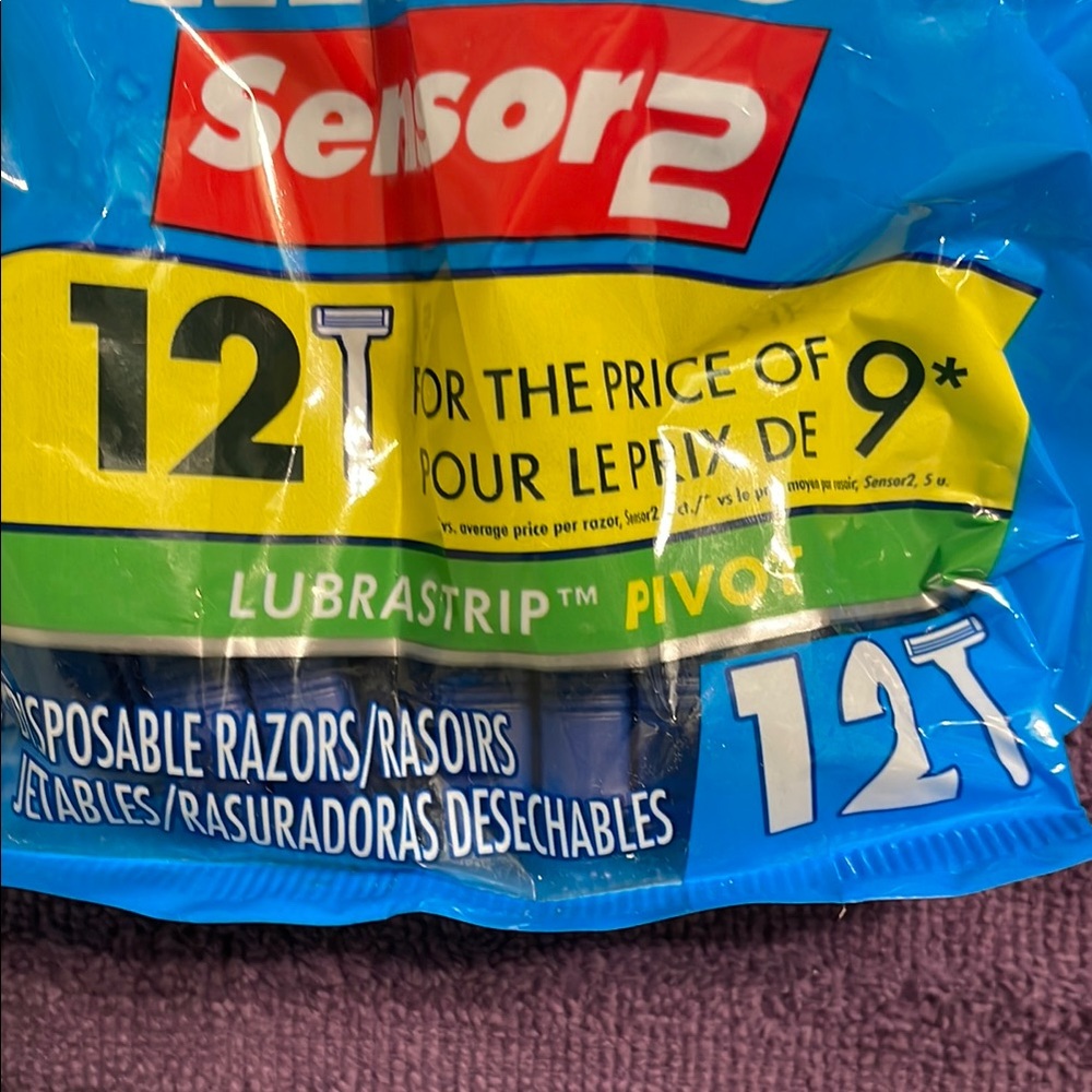 BRAND NEW-Gillette Sensor2 Disposable Razors - Blue - Picture 3 of 5